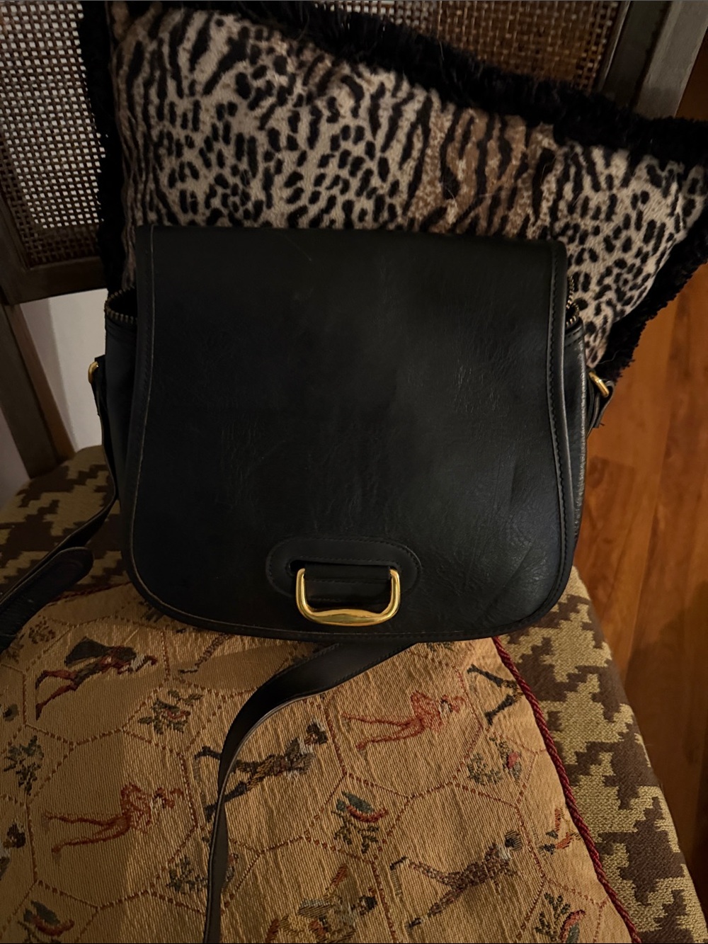 Classic Black Leather  Dooney and Bourke crossbody bag